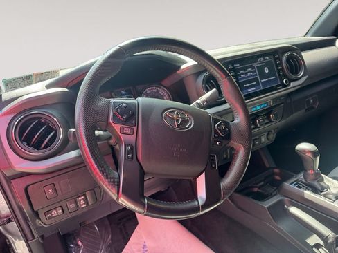 Used 2021 Toyota Tacoma TRD Off-Road w/ Technology Package AWD/4WD image 12
