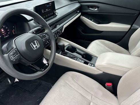 Used 2023 Honda Accord EX image 10
