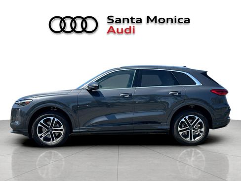 Used 2025 Audi Q5 Premium Plus w/ Premium Plus AWD/4WD image 5