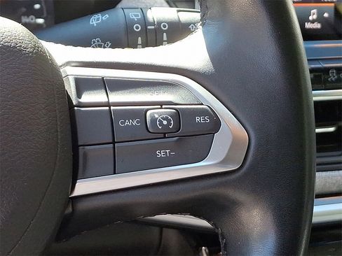 Used 2022 Jeep Compass Latitude image 22