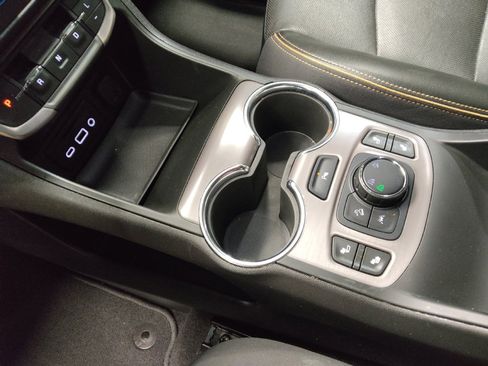 Used 2022 GMC Terrain AT4 w/ Tech Package image 26