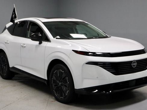 Certified 2025 Nissan Murano Platinum w/ Cargo Package image 1