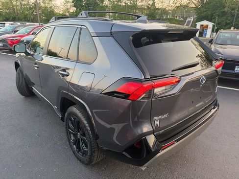 Used 2022 Toyota RAV4 SE w/ Convenience Package AWD/4WD image 7
