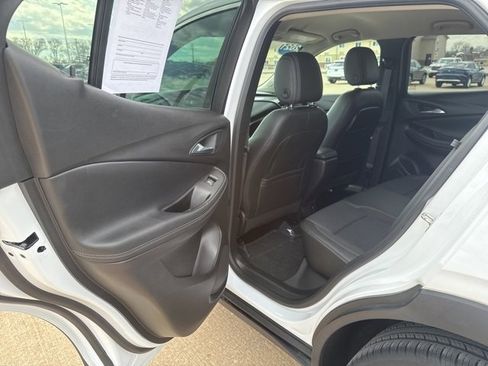 Used 2021 Buick Encore GX Preferred w/ Cold Weather Comfort Package image 32