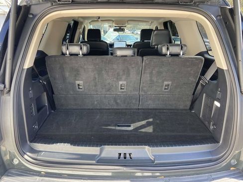 Used 2023 Ford Expedition XLT image 10