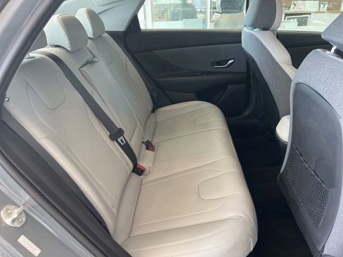 Used 2023 Hyundai Elantra Limited image 33