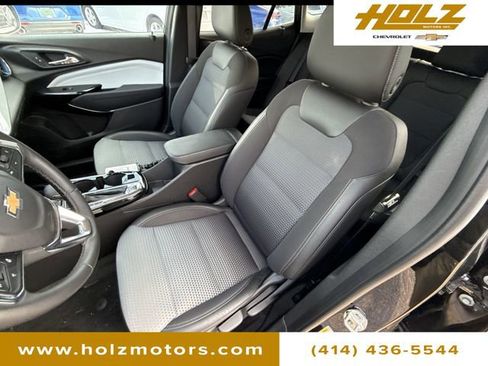 Used 2025 Chevrolet Trax LT w/ Driver Confidence Package image 20