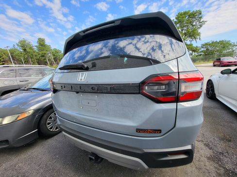 Used 2024 Honda Pilot TrailSport image 5