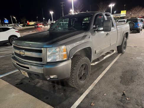 Used 2009 Chevrolet Silverado 1500 LT w/ All Star Package image 3