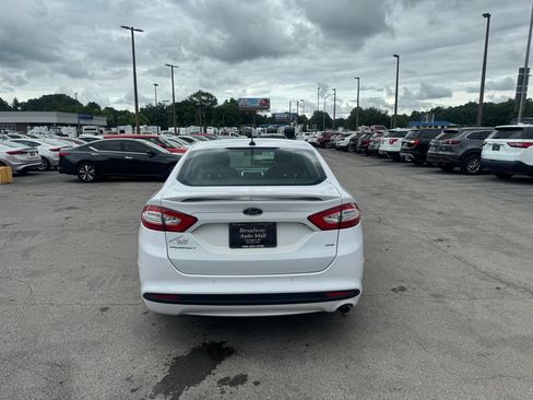 Used 2016 Ford Fusion SE FWD image 4