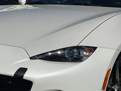 Used 2022 MAZDA MX-5 Miata Grand Touring w/ Weather Package image 4