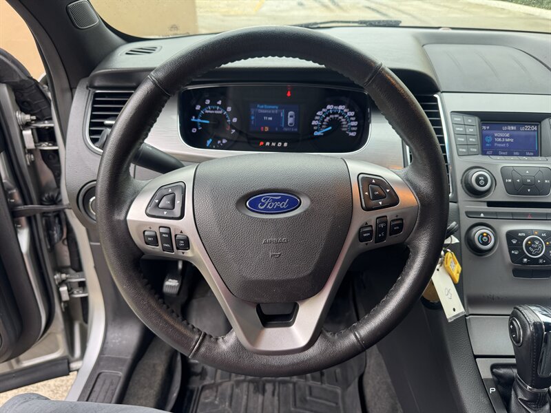 Used 2017 Ford Taurus SEL FWD image 9
