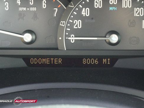 Used 2005 Cadillac XLR image 34