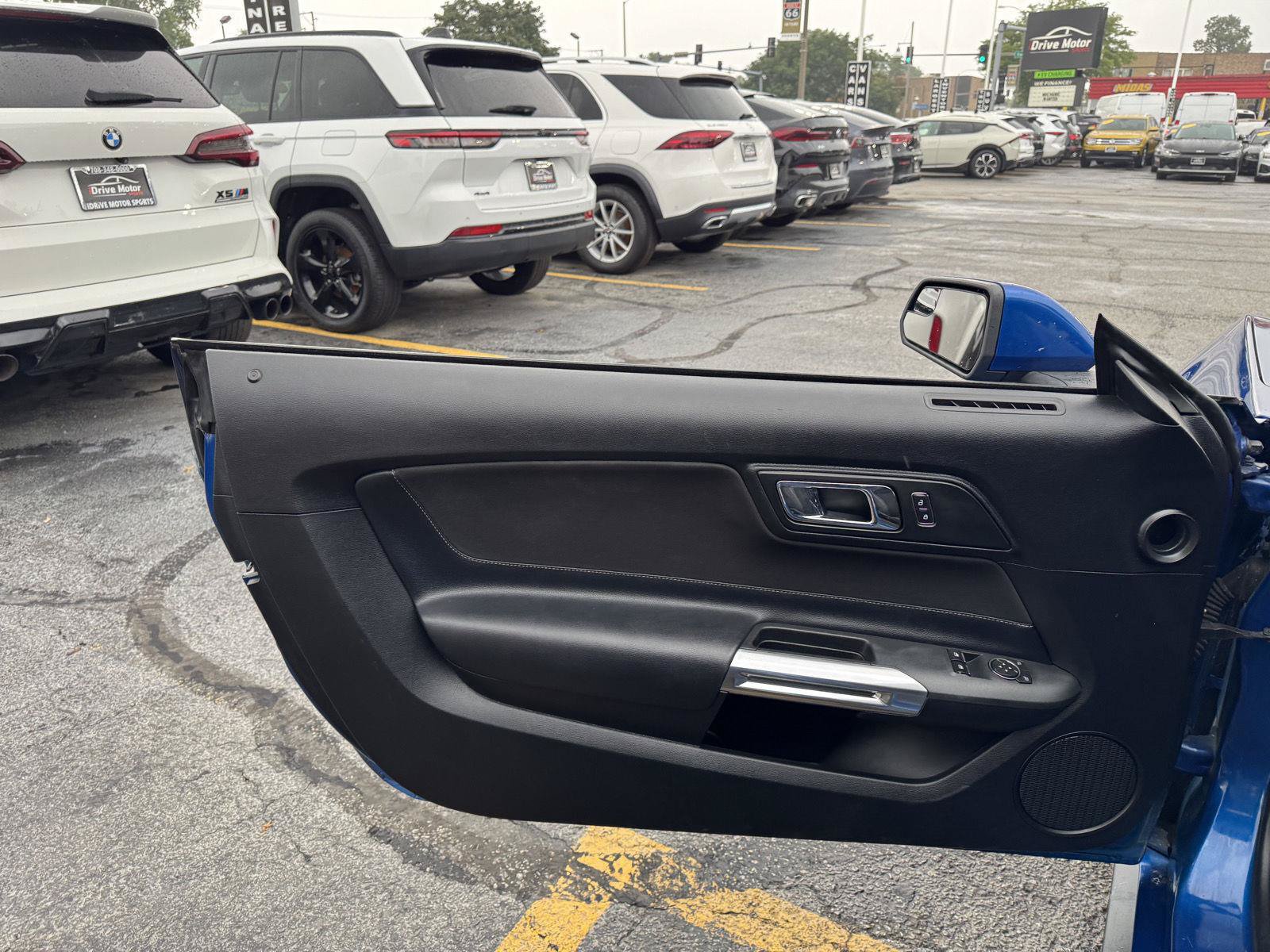 Used 2017 Ford Mustang Coupe RWD image 18