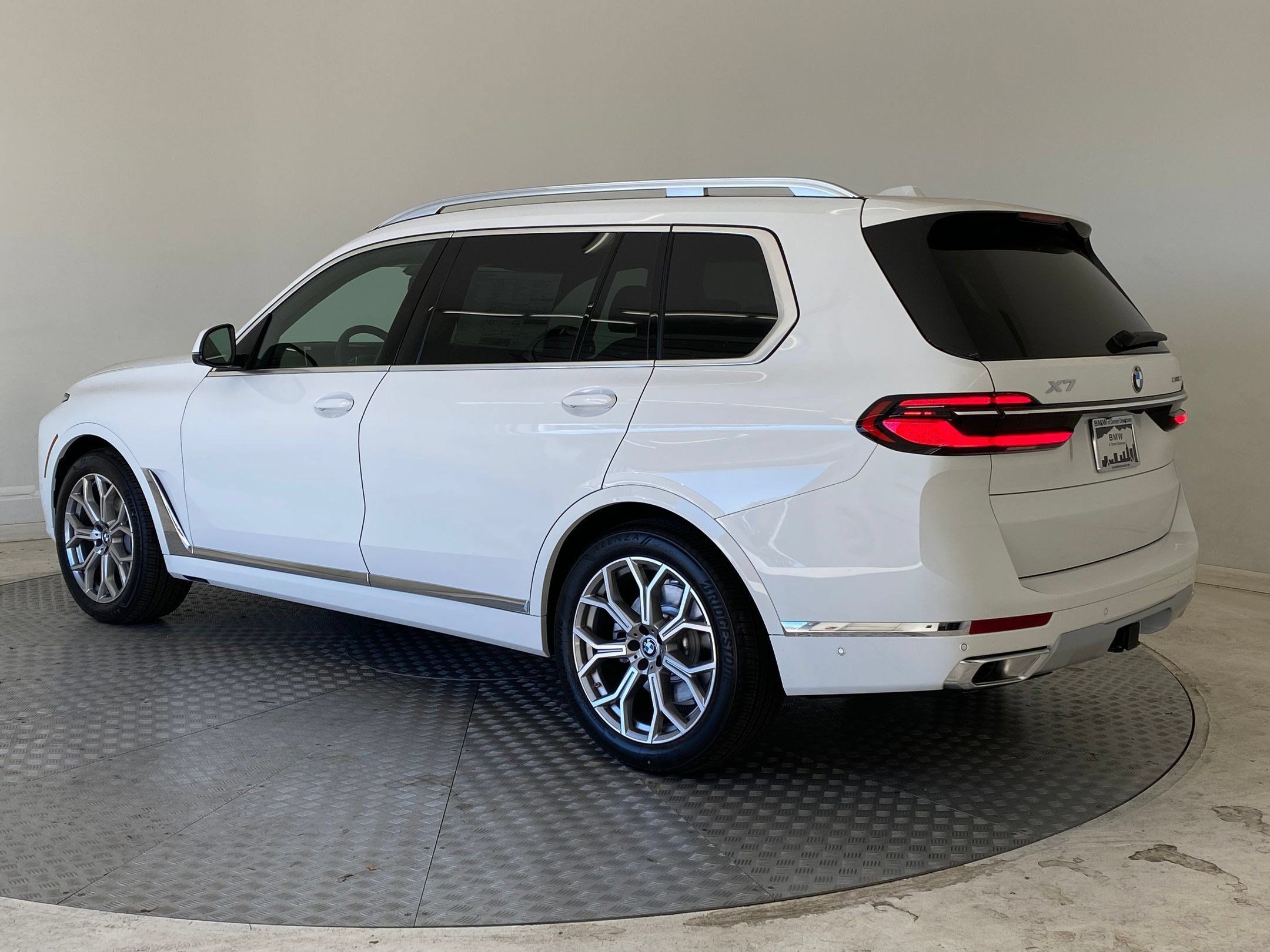 Used 2026 BMW X7 xDrive40i AWD/4WD image 3
