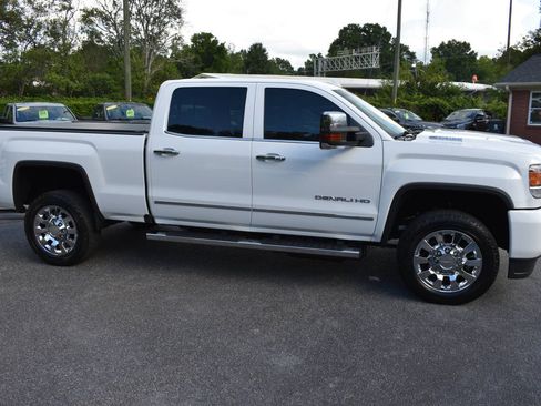 Used 2019 GMC Sierra 2500 Denali w/ Duramax Plus Package AWD/4WD image 46