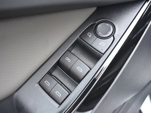 New 2026 Chevrolet Equinox LT image 12