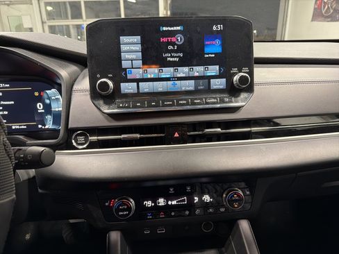 Used 2024 Mitsubishi Outlander SEL image 11