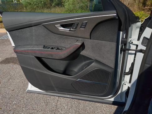 New 2026 Audi RS Q8 performance image 18