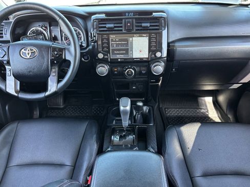 Used 2022 Toyota 4Runner TRD Off-Road Premium AWD/4WD image 16