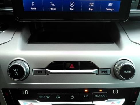 Used 2021 Ford Explorer XLT w/ Equipment Group 202A AWD/4WD image 45