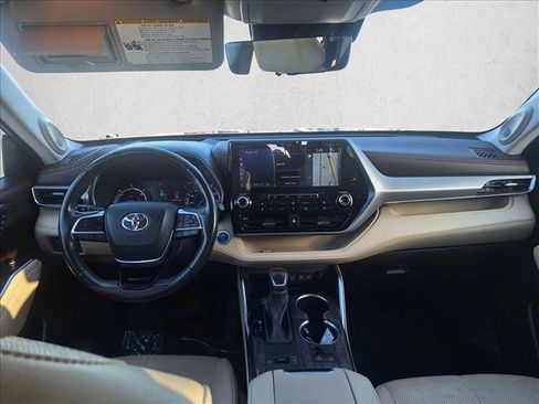 Certified 2021 Toyota Highlander Platinum image 16