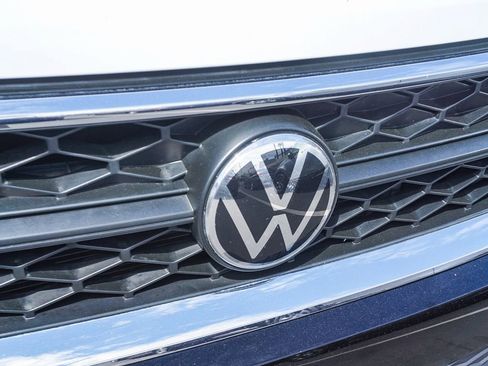 Used 2022 Volkswagen Taos SE image 12