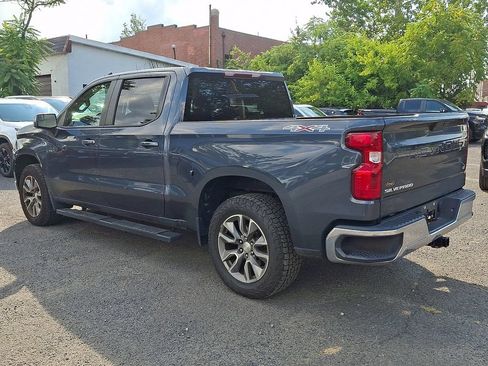 Used 2022 Chevrolet Silverado 1500 LT AWD/4WD image 6