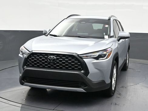 Used 2023 Toyota Corolla Cross LE image 9