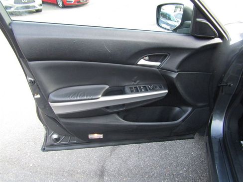 Used 2013 Honda Crosstour EX image 16