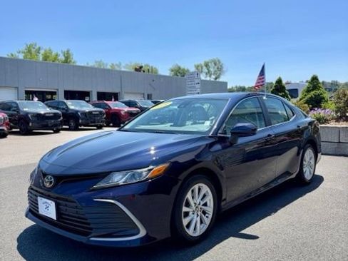 Used 2021 Toyota Camry LE w/ Carpet Mat Package (TMS) FWD image 6