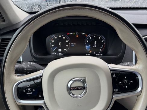 Used 2019 Volvo XC90 T6 Momentum w/ Protection Package Premier AWD/4WD image 10