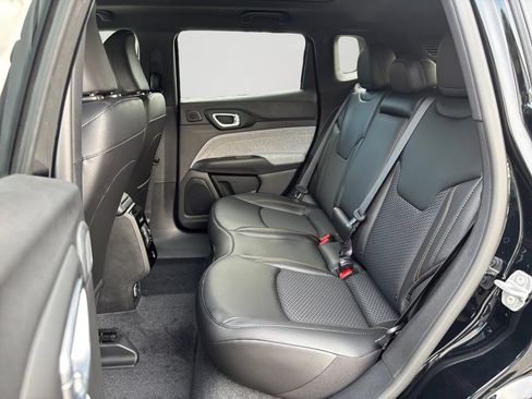 New 2026 Jeep Compass Latitude AWD/4WD image 15