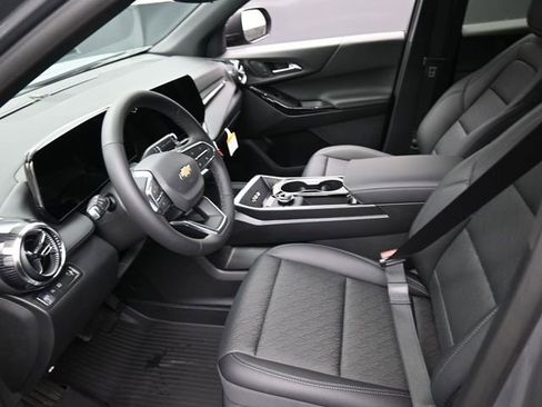 New 2026 Chevrolet Equinox LT w/ Convenience Package II image 8