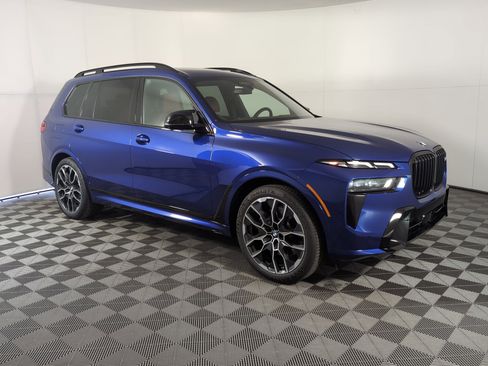 New 2026 BMW X7 M60i image 6