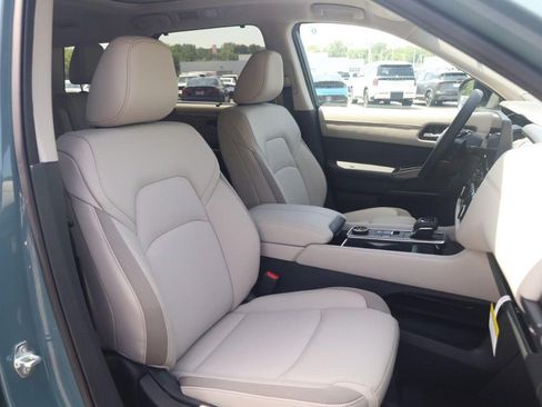 New 2026 Nissan Pathfinder SL w/ SL Premium Package AWD/4WD image 21