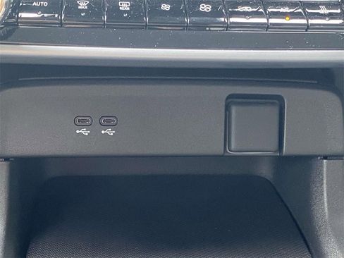 Certified 2024 Honda Prologue EX image 27