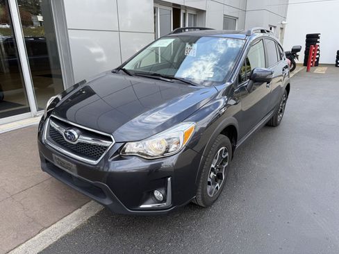 Used 2017 Subaru Crosstrek 2.0i Limited w/ Popular Package #2 image 1