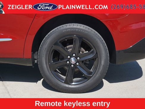 Used 2023 Buick Enclave Essence w/ Experience Buick Package AWD/4WD image 9