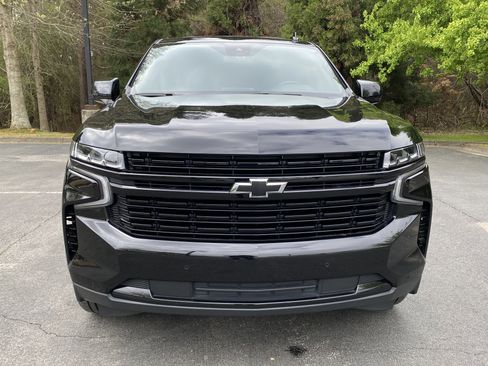 Used 2023 Chevrolet Suburban RST image 3