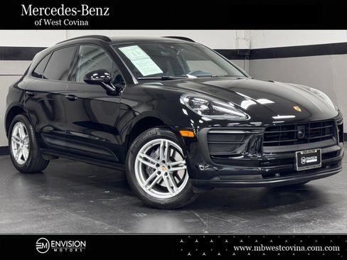 Used 2024 Porsche Macan AWD/4WD image 1