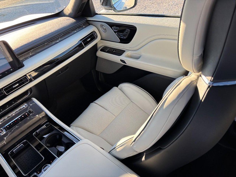 New 2027 Lincoln Aviator Black Label w/ Dynamic Handling Package AWD/4WD image 15