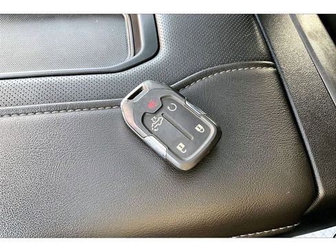 Used 2020 Chevrolet Silverado 1500 High Country image 11