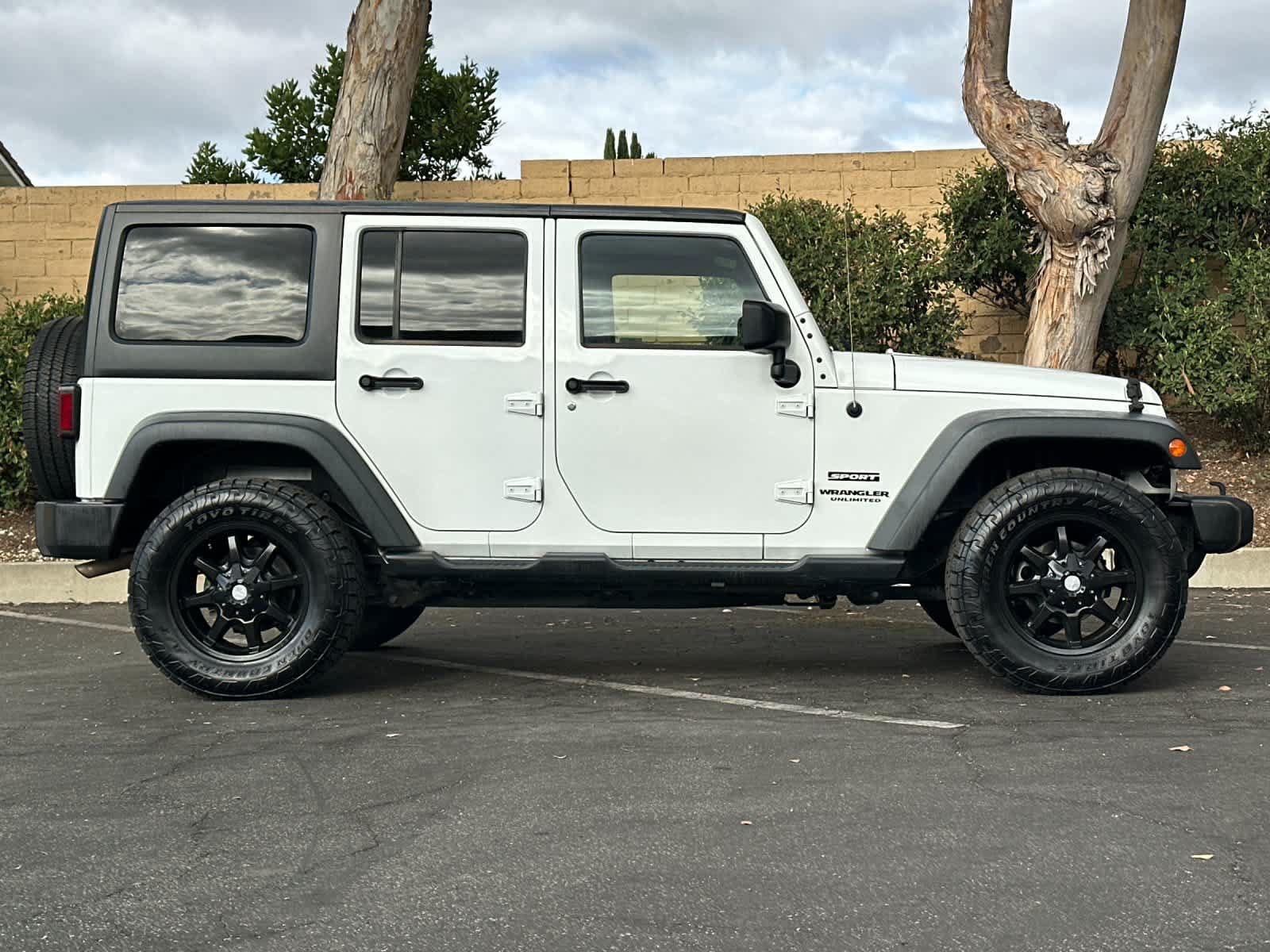 Used 2014 Jeep Wrangler Unlimited Sport w/ Quick Order Package 24S AWD/4WD image 8