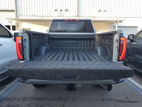 Used 2025 GMC Sierra 2500 Denali w/ Denali Reserve Package AWD/4WD image 9