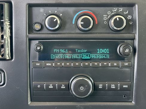 Certified 2017 Chevrolet Express 2500 w/ Express Access Plus Package RWD image 13