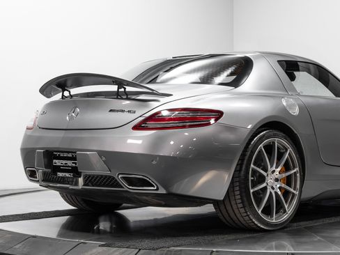 Used 2012 Mercedes-Benz SLS AMG Coupe image 19