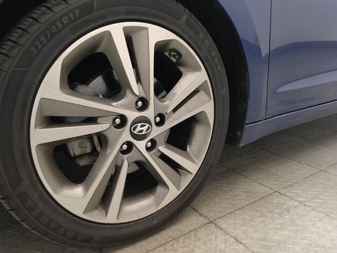 Used 2017 Hyundai Elantra Limited FWD image 31