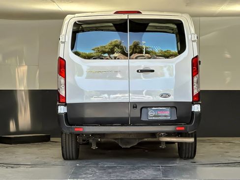 Used 2024 Ford Transit 250 Low Roof w/ Exterior Upgrade Package RWD image 4
