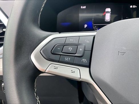 Used 2025 Volkswagen Taos SE FWD image 13